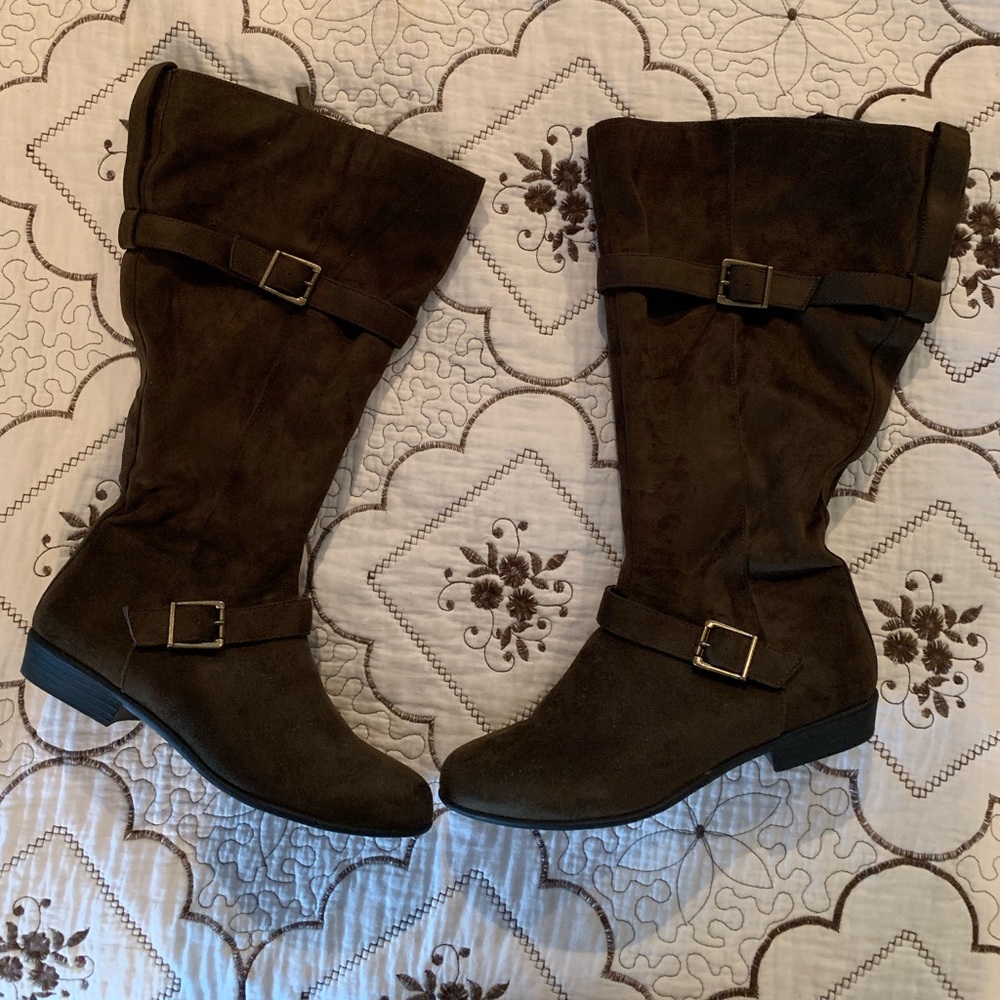 Brown suede boots.
